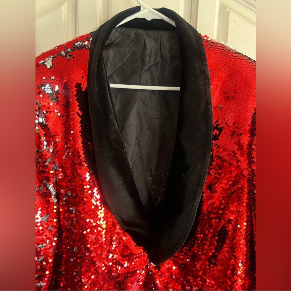 Dazzling Red Sequin Men's Jacket with Black Collar M